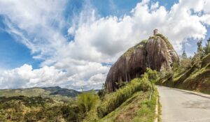 Piedra del peñol guatapé (1)